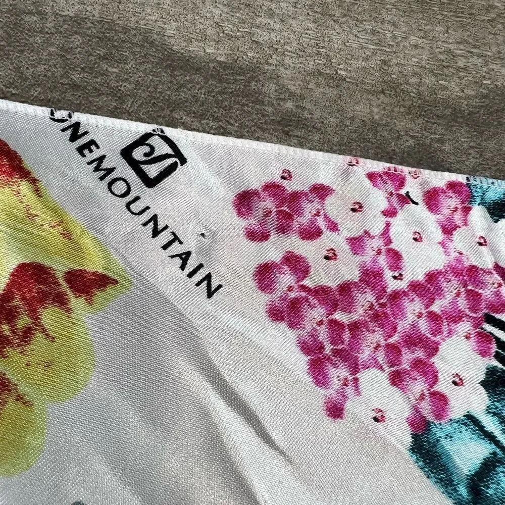 Women’s Stone Mountain white floral Butterfly scarf.